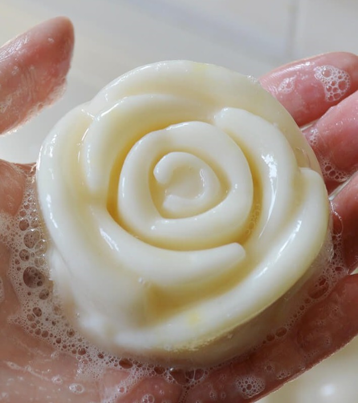 Увлажняющее мыло для лица с маслом ши