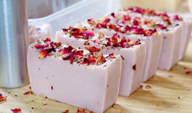 Мыло с эфирным маслом розовой герани